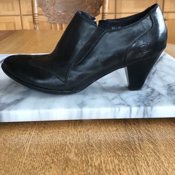 Born Ankle Booties W6.5 Black Preloved in Good Condition - Picture 14 of 14